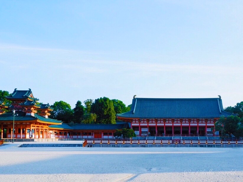 早朝の平安神宮