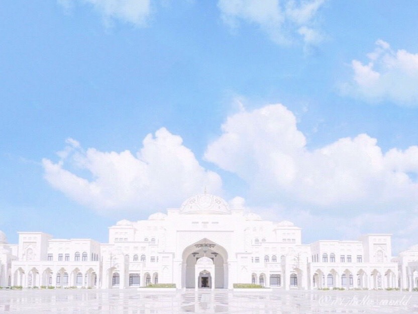 The overwhelming pure-white facade of Qasr Al Watan